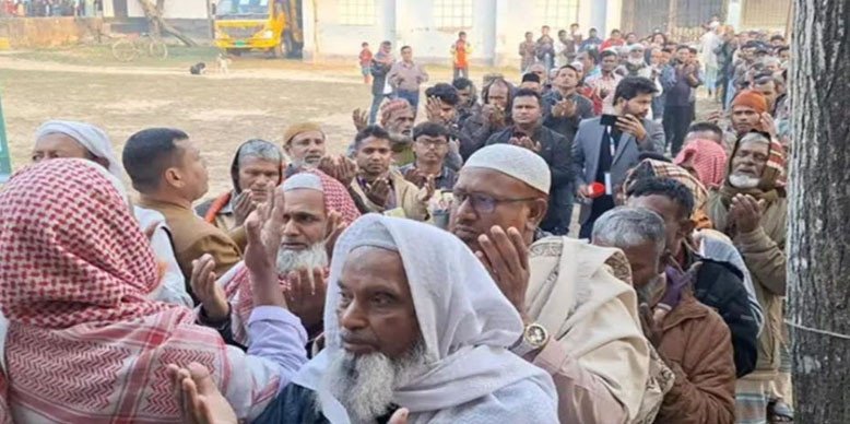 কিশোরগঞ্জে মোনাজাতের মাধ্যমে শুকরিয়া আদায় ভোটারদের